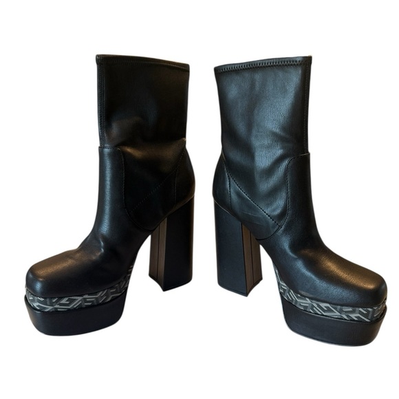 GUESS Caballa Black Platform Block Heel Stretch Upper Boots Size 10 NEW - Picture 2 of 16